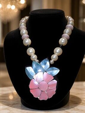 1975 - 2003 Unsigned Lee Sands Vintage Necklace Length 17.5"